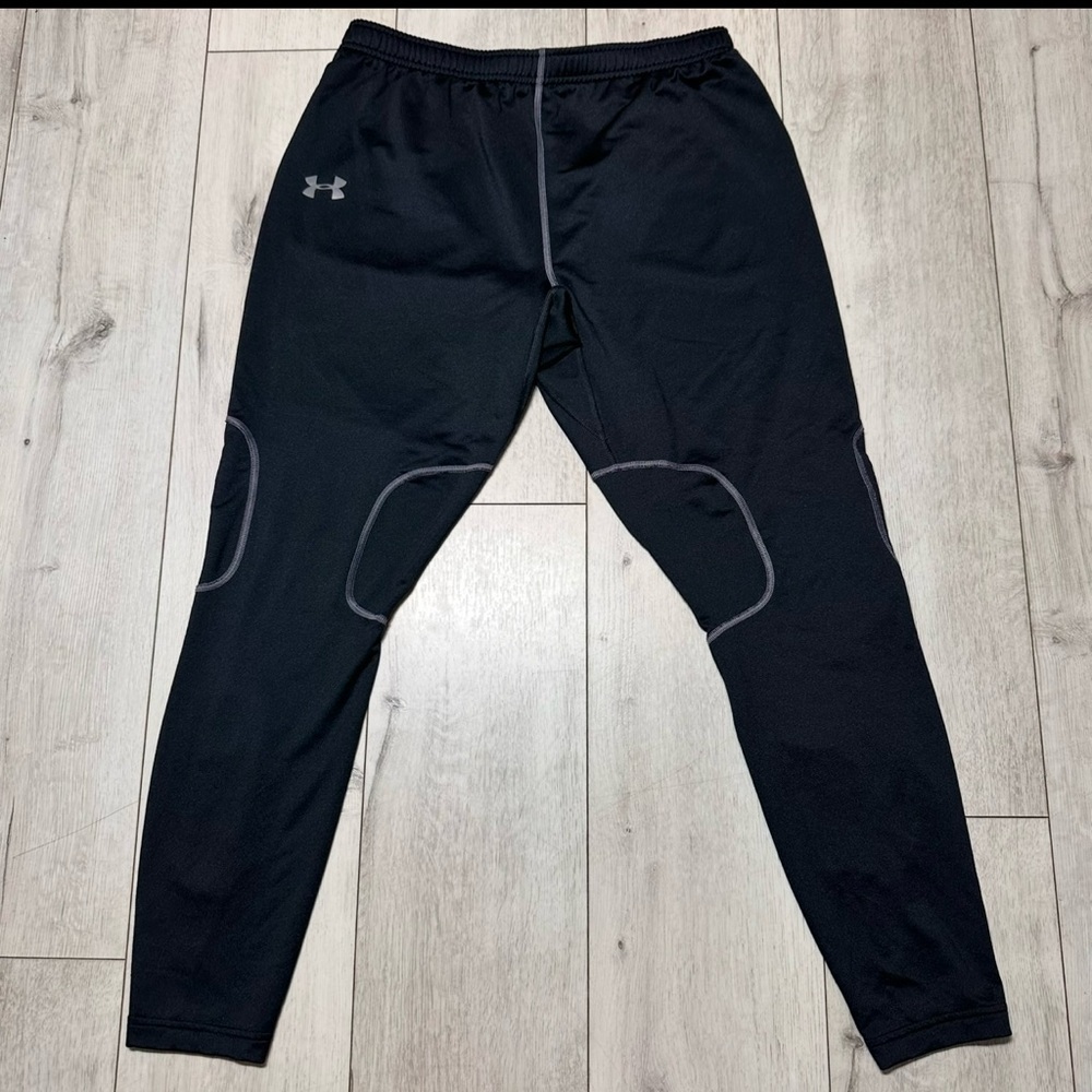 Under Armour Kids Black Joggers sports pants with Gray stitch Accents